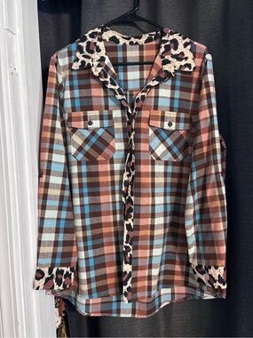 Plaid Button-Front Women's Shirt with Leopard Trim - Brown/Blue